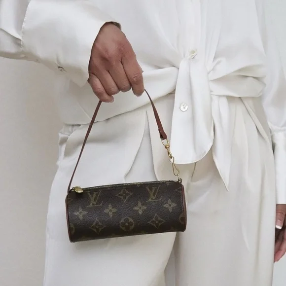 Louis Vuitton Monogram Mini Papillon Pouchette - Picture 3 of 15